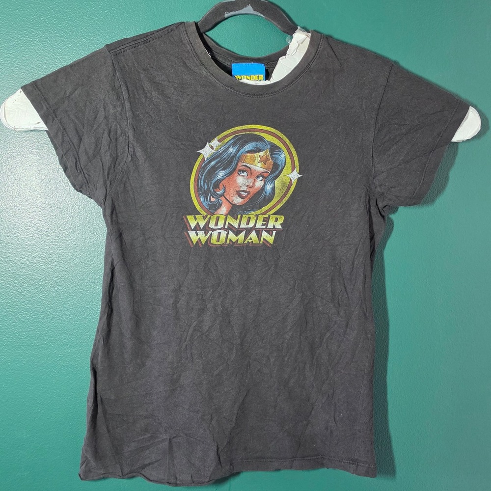 Wonder Woman Graphic T-Shirt Womens Small Faded Black Retro DC Comics Tee